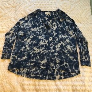 Beautiful Caryn Vallone tie dye blue & white long sleeve cotton v-neck sz Small